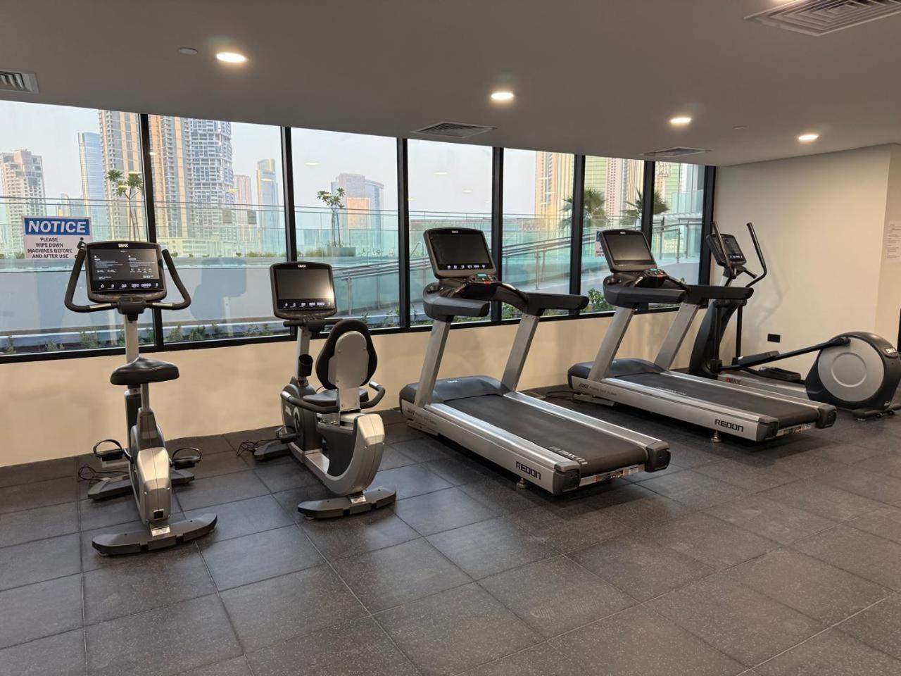 Apartment Near Cleveland And Mall Abu Dhabi